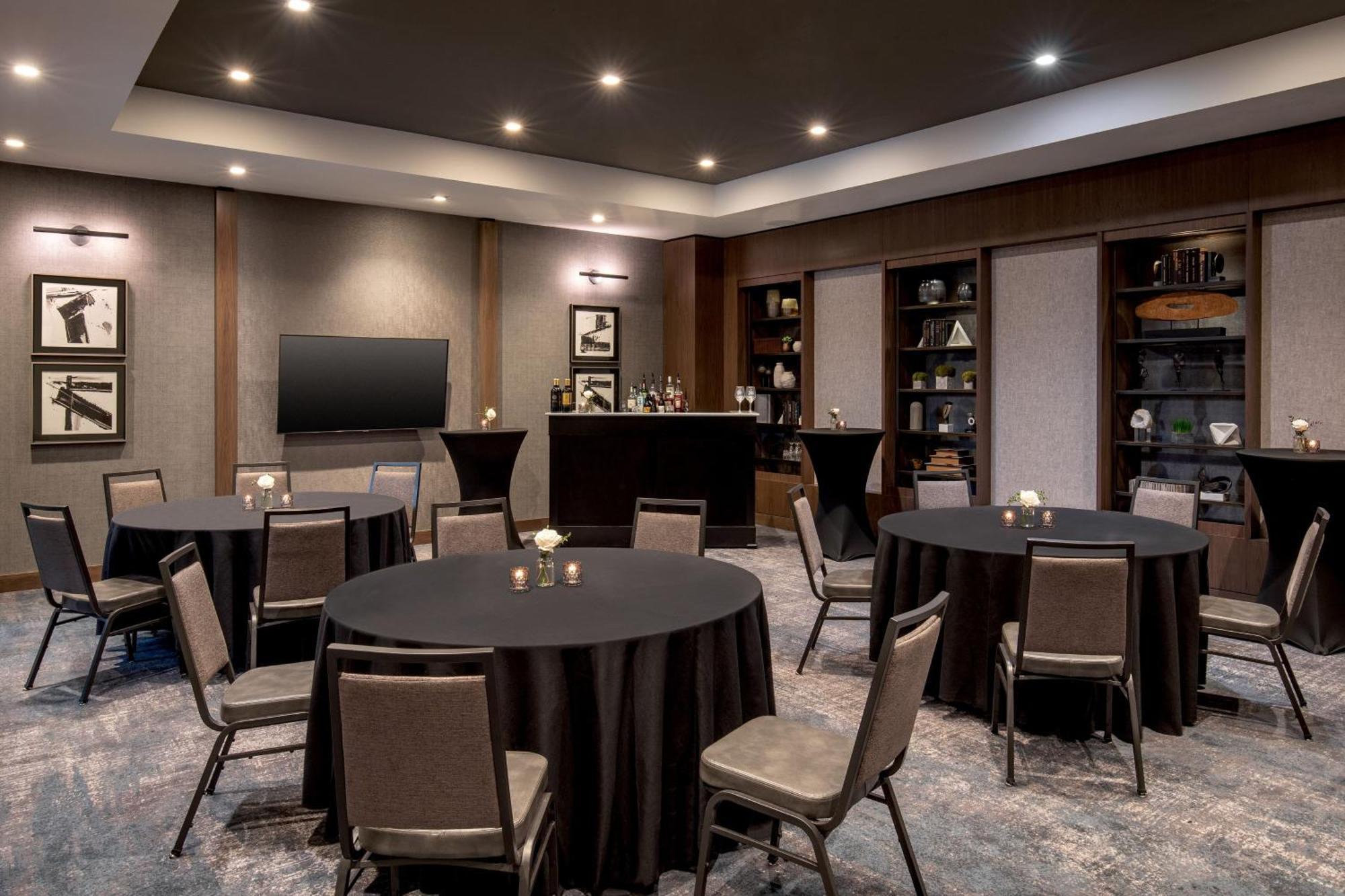 The Artisan At Tuscan Village, Salem, Nh, A Tribute Portfolio Hotel Exterior photo